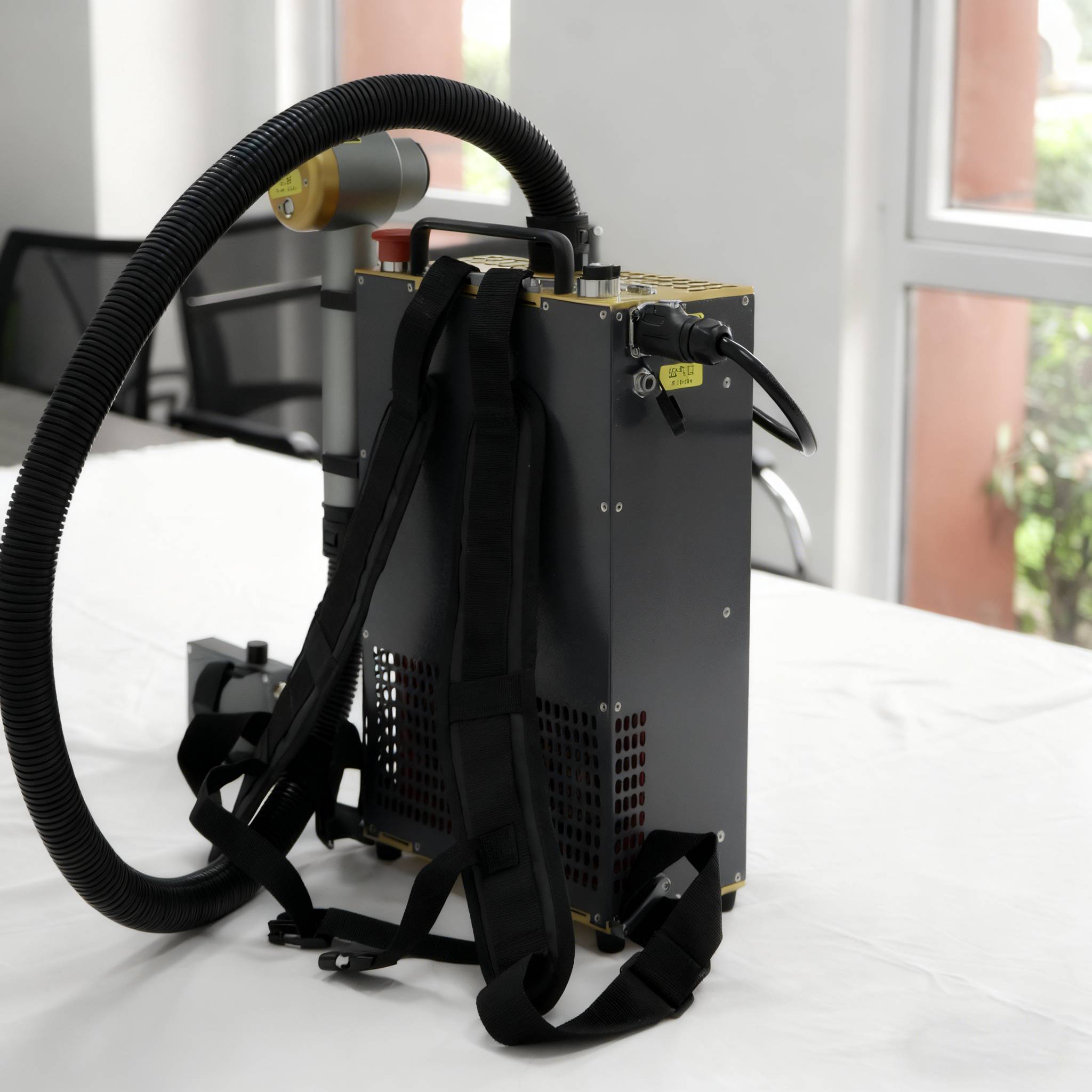 300W Backpack JPT Pulse Fiber  - مراجعة Industrial Laser Paint Remover وسعره